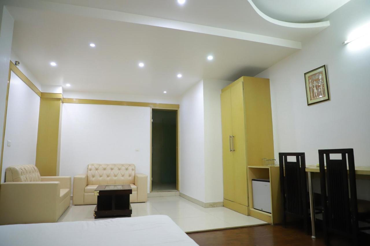 Hotel Parth Inn Ghaziabad Exterior photo