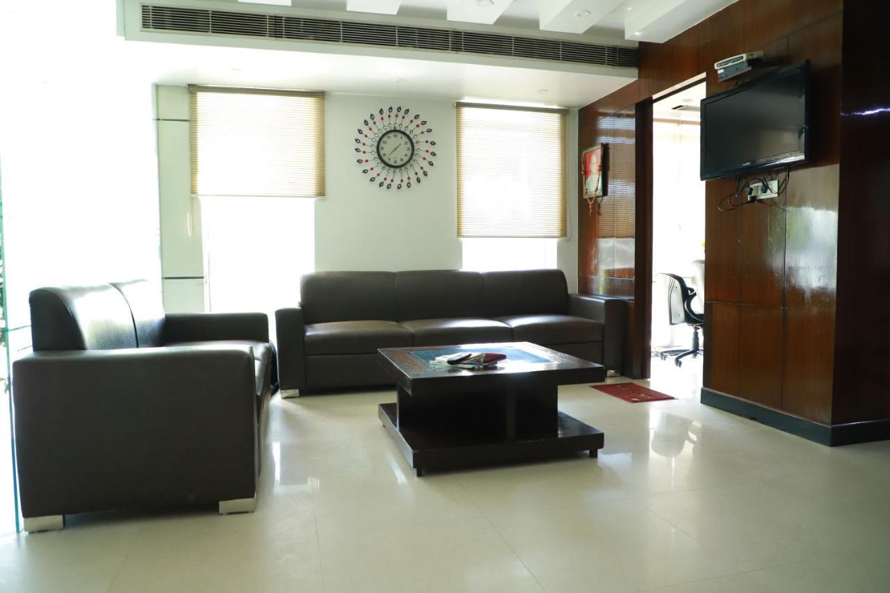 Hotel Parth Inn Ghaziabad Exterior photo