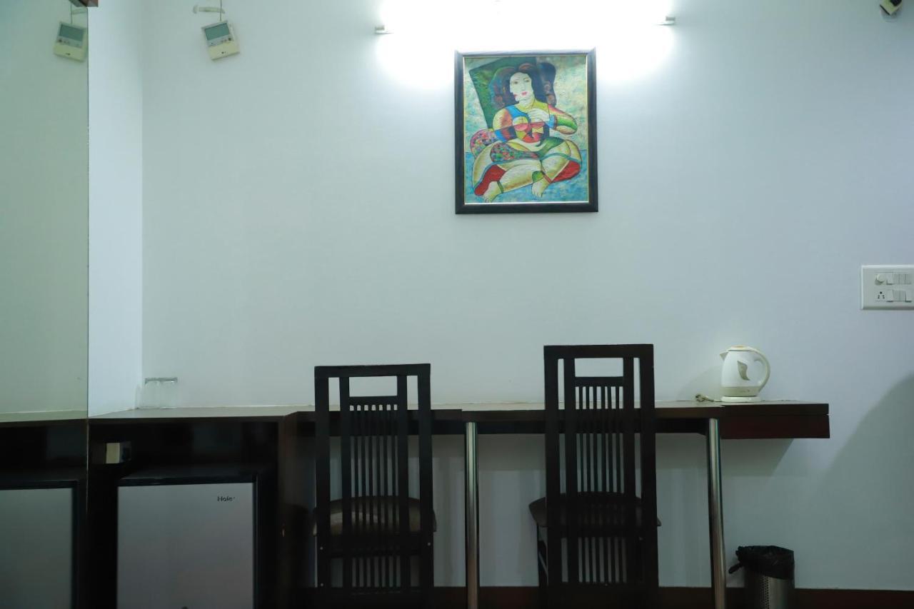 Hotel Parth Inn Ghaziabad Exterior photo